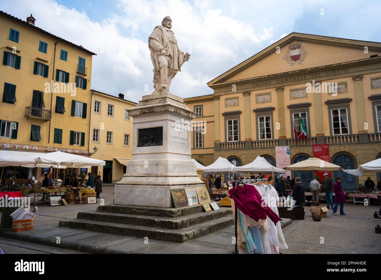 La ville encore fortifiée de Lucca en Toscane, Italie Banque D'Images