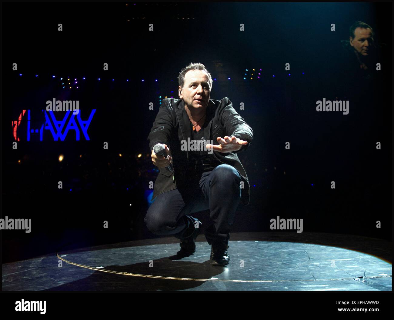 Jim Kerr des esprits simples en concert dans le Gelredome pendant la nuit des Proms. Arnhem -Hollande 2008 vvbvanbree fotografie Banque D'Images