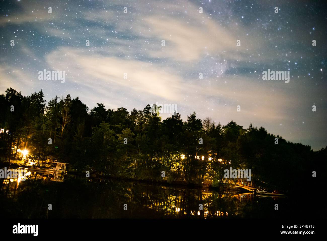 Lac Ontario avec ciel nocturne paisible. Banque D'Images