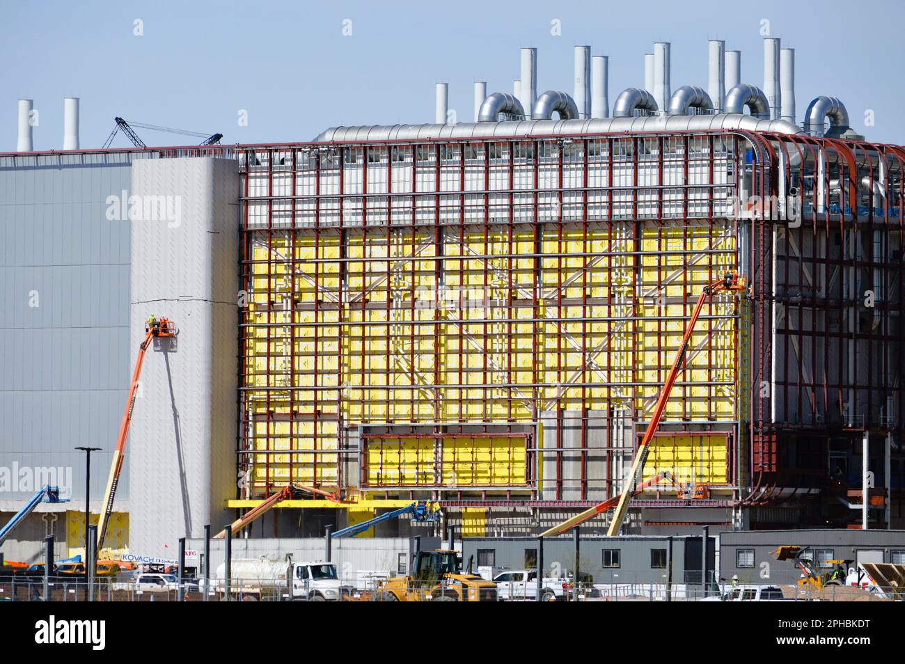 Phoenix, Arizona - 08 mars 2023 : construction en cours de la société taïwanaise de fabrication de semi-conducteurs (TSMC) wafer Fab 21 dans le nord de Phoenix. Banque D'Images