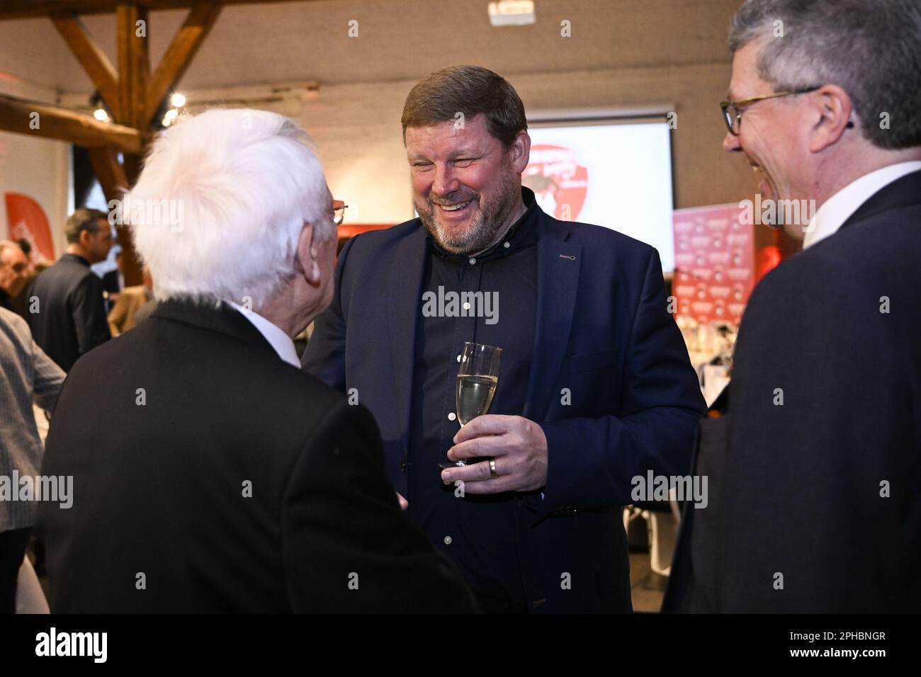 Grimbergen, Belgique. 27th mars 2023. Hein Vanhaezebrouck, entraîneur en chef de Gent, photographié lors d'une cérémonie pour le « Prix Raymond Goethals » pour l'entraîneur dont le style était le plus proche du style de Goethals, le lundi 27 mars 2023, à Grimbergen. BELGA PHOTO LAURIE DIEFFEMBACQ crédit: Belga News Agency/Alay Live News Banque D'Images