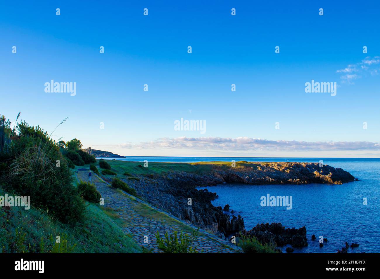 Fantastique vue de la plage et de la mer Tyrrhénienne calme et belle à Diamante, Calabre, Italie. Arrière-plan naturel. Banque D'Images