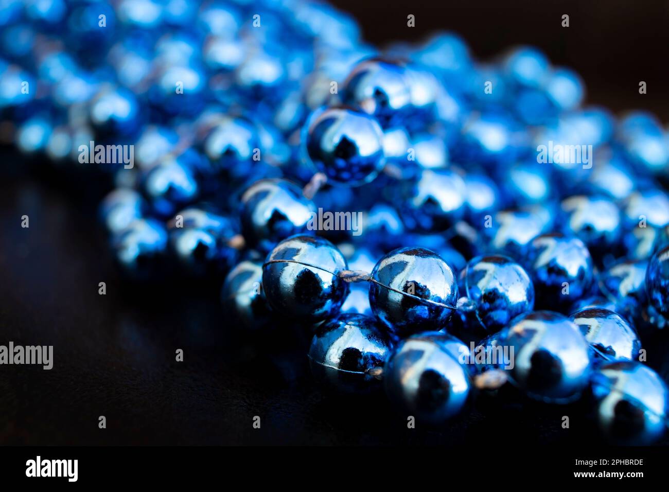 Sapin de Noël bleu. Fond de Noël, composition du nouvel an. Noël, hiver, nouvel an. Flat lay, Top View, Copy Space. Banque D'Images