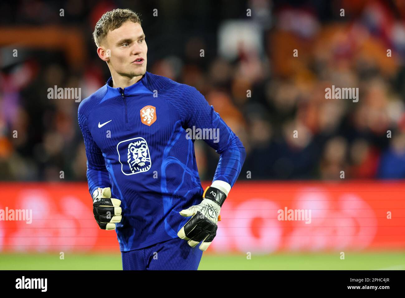 Rotterdam, pays-Bas. 27th mars 2023. ROTTERDAM, PAYS-BAS - MARS 27: Bart Verbruggen des pays-Bas avant l'UEFA EURO 2024 Groupe de qualification B match entre les pays-Bas et Gibraltar à Stadion Feijenoord on 27 mars 2023 à Rotterdam, pays-Bas (photo de Peter sous/Orange Pictures) crédit: Orange pics BV/Alay Live News Banque D'Images