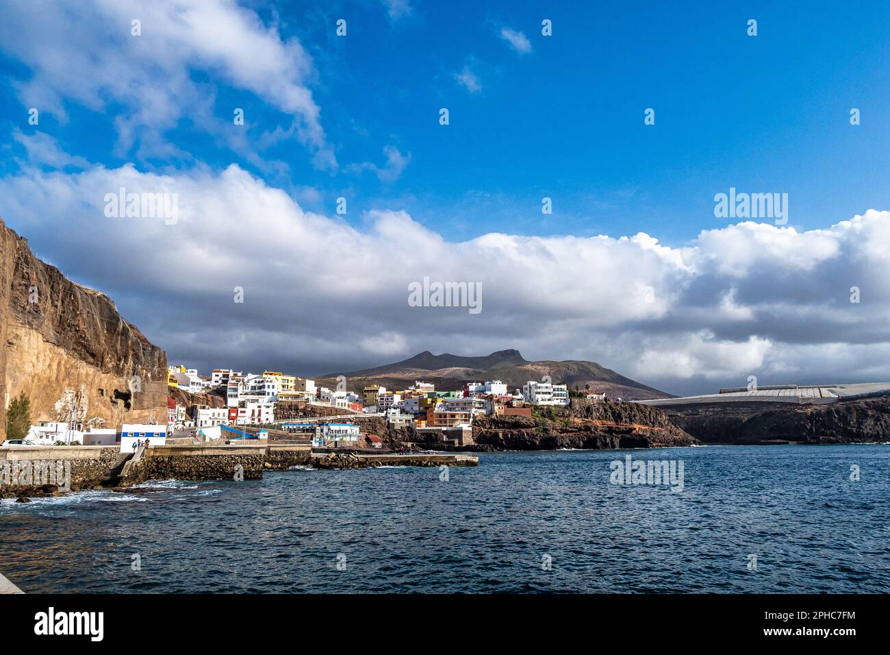 Sardina del Norte, ville côtière de Gran Canaria, îles Canaries, Espagne. Petit village de pêcheurs avec maisons colorées Banque D'Images