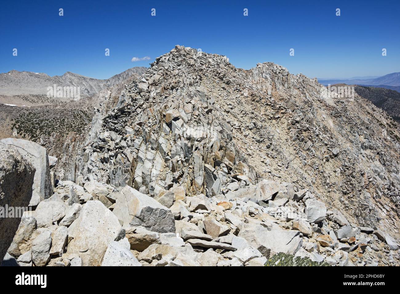 La crête sud sauvage de 12394 pieds de haut du mont Huntington dans la région sauvage de John Muir Banque D'Images