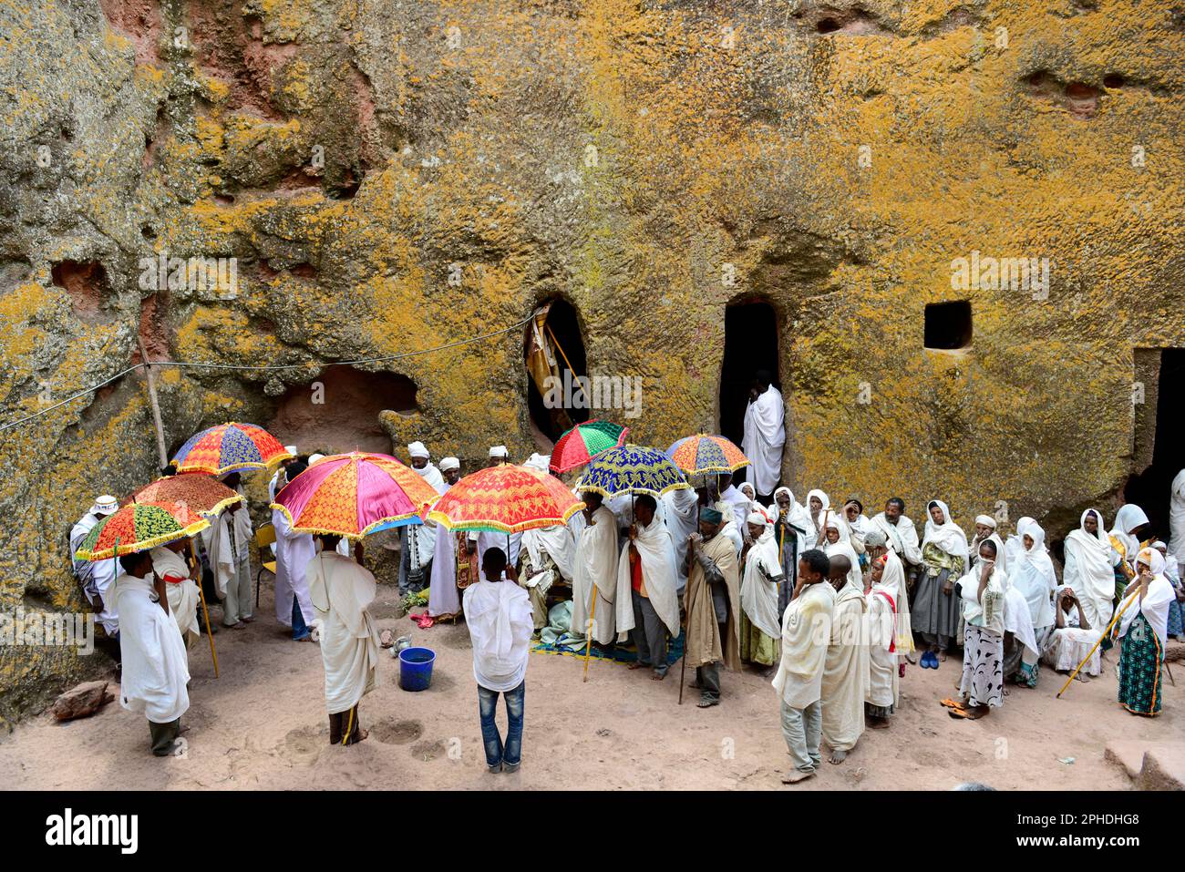 Cérémonie de lavage des pieds à l'église Saint-Georges de Lalibela, en Éthiopie, pendant la semaine de Pâques. Banque D'Images