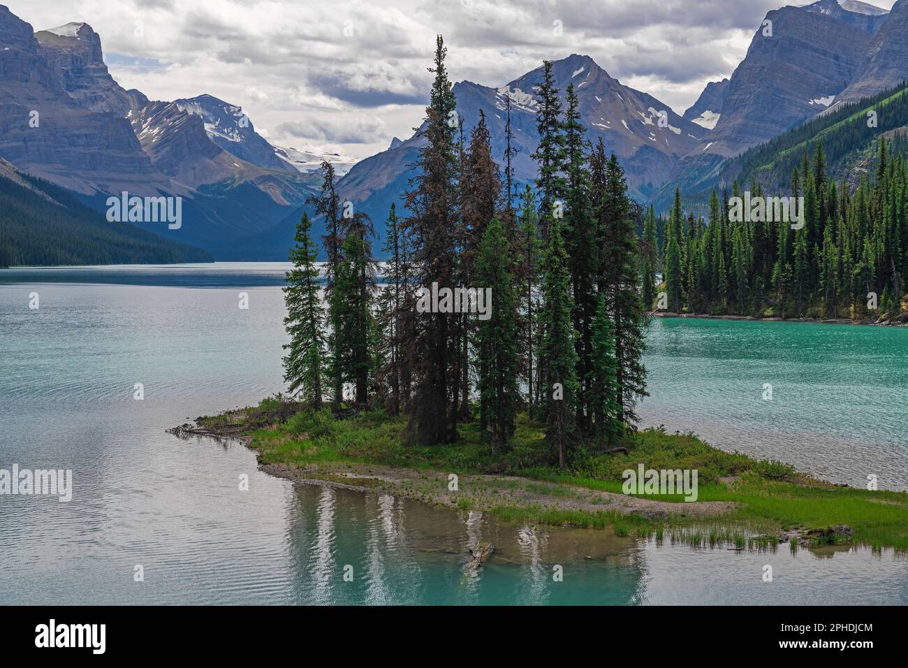 Spirit Island et Maligne Lake, parc national Jasper, Alberta, Canada. Banque D'Images