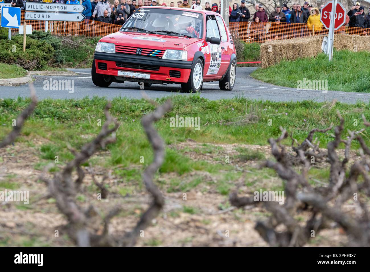 France, Régnié Durette, 2023-03-25. Édition 32nd du rallye des vignes avec le passage du véhicule historique de compétition (VHC). Banque D'Images