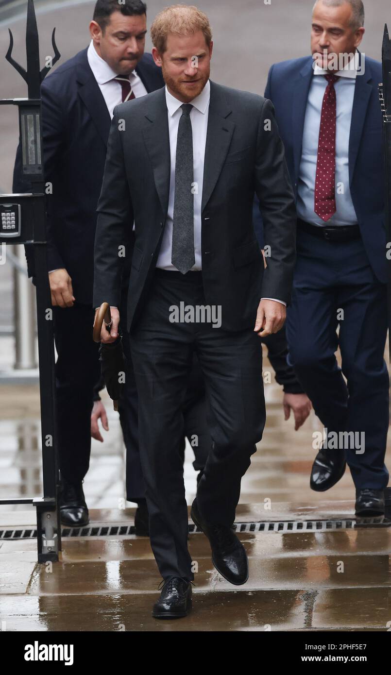 Londres, Royaume-Uni. 28th mars 2023. Le prince Harry arrive devant les cours royales de justice pour assister à une poursuite contre Associated Newspapers à Londres, mardi, 28 mars 2023. L'audience devrait durer quatre jours. Les autres requérants sont Hugh Grant, Elton John et Liz Hurley, etc Photo de Hugo Philpott/UPI crédit: UPI/Alay Live News Banque D'Images