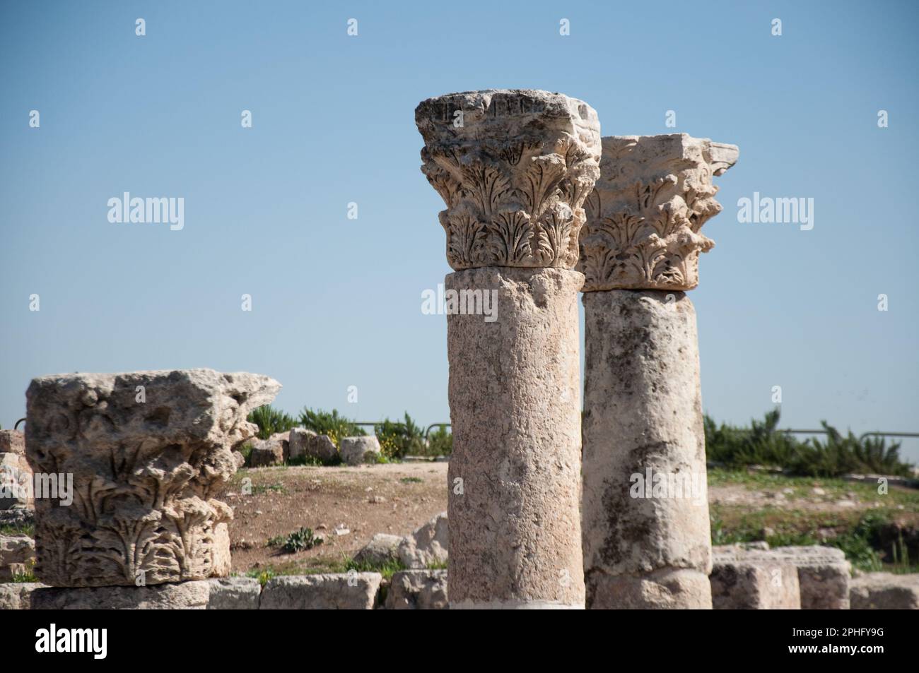 Vestiges de l'Église byzantine (c. AD 530), la Citadelle, Amman, Jordanie - colonnes et capitales tirées de constructions romaines antérieures Banque D'Images