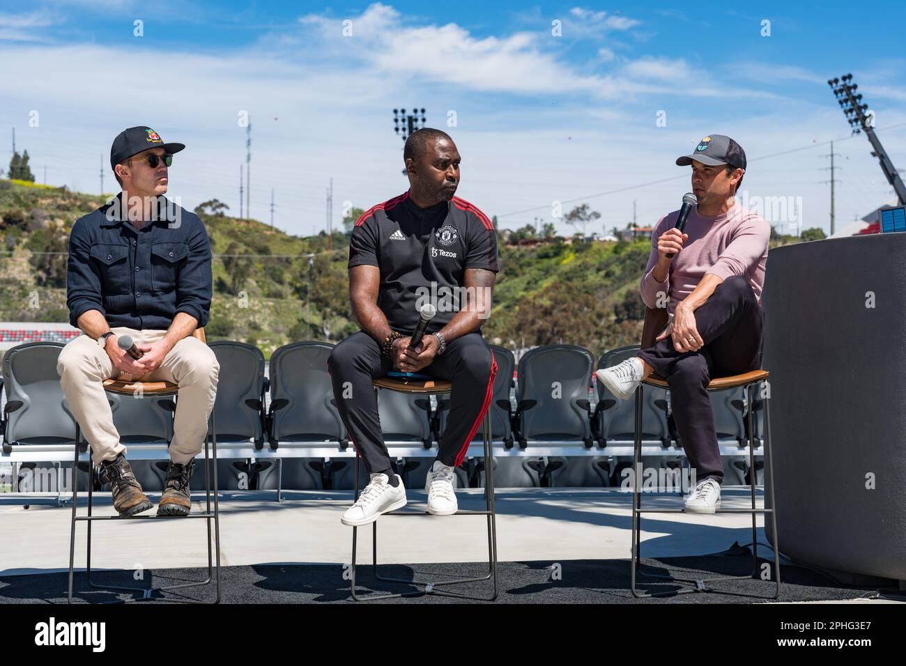 San Diego, États-Unis. 27th mars 2023. Rob McElhenney, Andy Cole et Landon Donovan discutent de la communauté, des racines des clubs et de l'été prochain amical entre Manchester United et Wrexham AFC au stade Snapdragon. Credit: Ben Nichols/Alamy Live News Banque D'Images