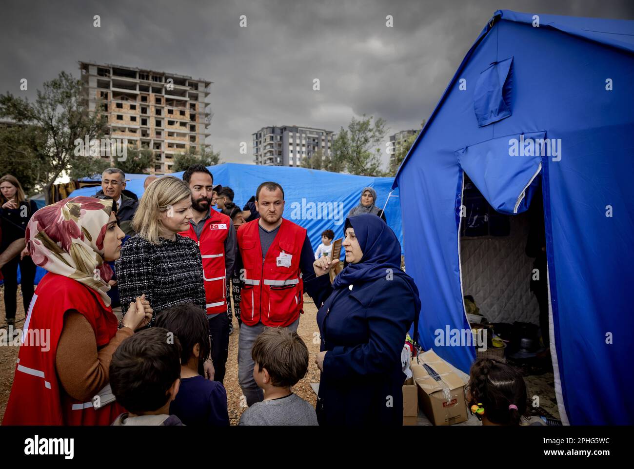 HATAY - liesje Schreineremacher, Ministre du commerce extérieur et de la coopération au développement, lors d'une visite de travail dans la zone du tremblement de terre en Turquie. La visite est consacrée à l'aide humanitaire et à l'aide à la reconstruction. ANP ROBIN VAN LONKHUIJSEN pays-bas sortie - belgique sortie Banque D'Images