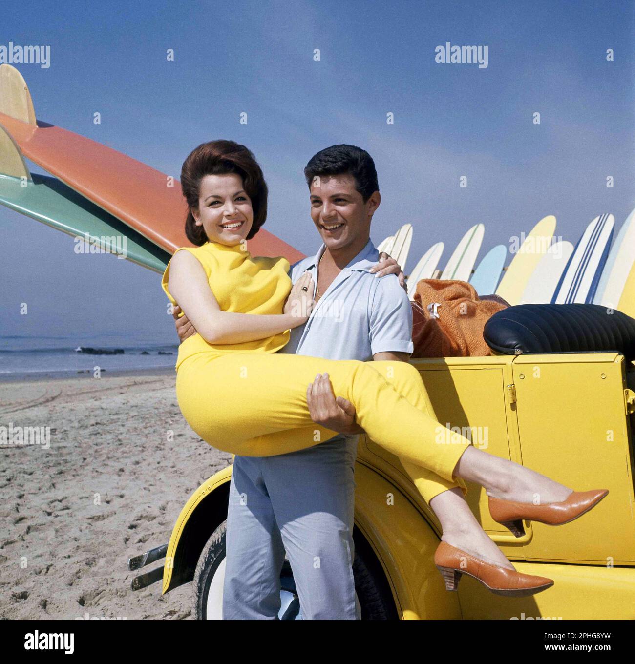 FRANKIE AVALON et ANNETTE FUNICELLO dans BEACH PARTY (1963), dirigé par WILLIAM ASHER. Credit: AMERICAN INTERNATIONAL PHOTOS / Album Banque D'Images