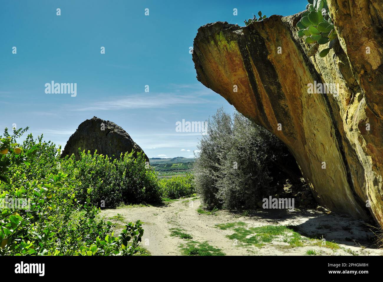 Le refuge de rochers 'Ripararo Del Cassataro' est une preuve préhistorique datant de la période néolithique de la Sicile, en Italie Banque D'Images