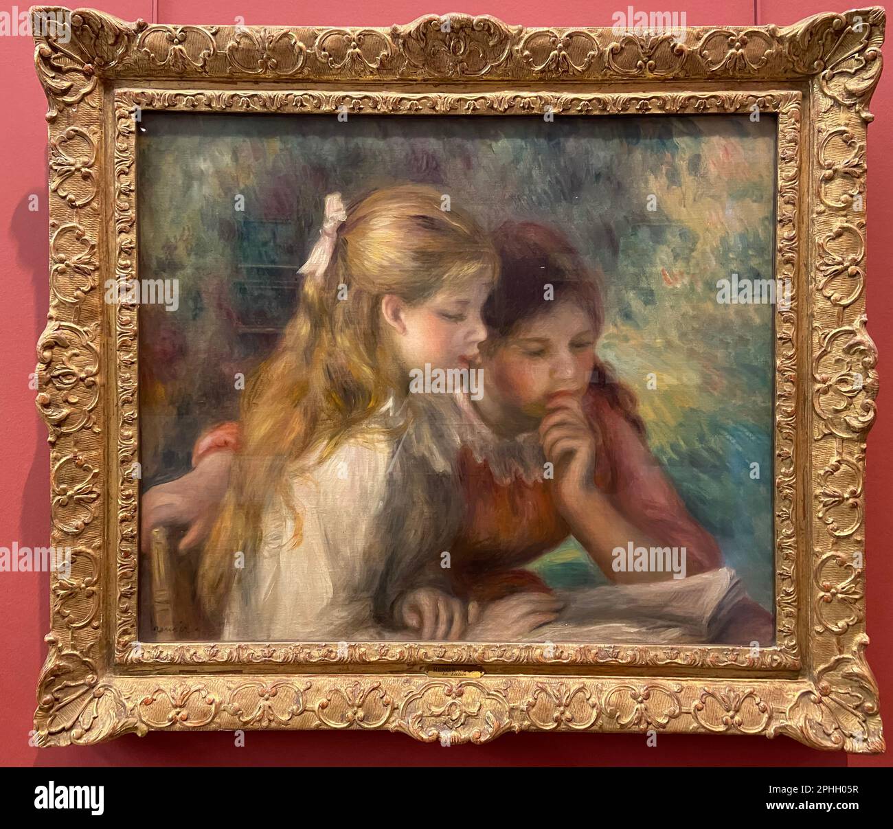 Paris, France - 02 19 2023 : Musée du Louvre. Lecture peinte par Auguste Renoir Banque D'Images