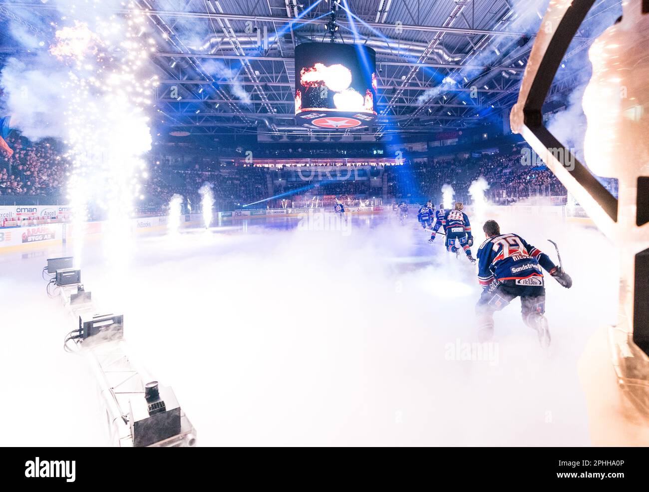 VŠxjš, Suède, 28 mars, 2023 quart de finale 7 VŠxjš Lakers - LuleŒ HF Vaxjo Lakers gagne de 2 à 1 et se qualifie ainsi pour la demi-finale. Credit: PEO Mšller/Alamy Live News Banque D'Images