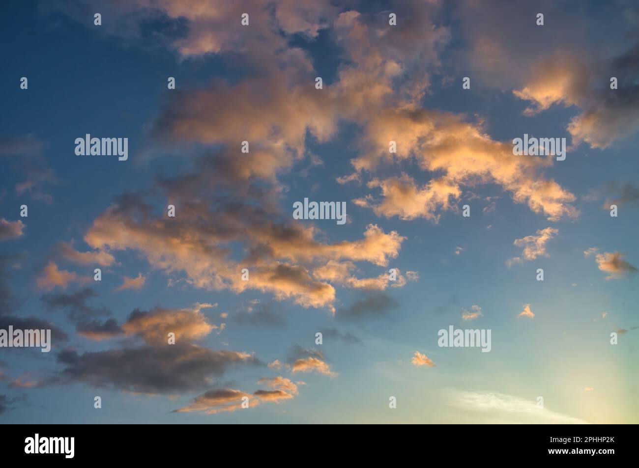 Clody Maui ciel pendant l'heure bleue. Banque D'Images
