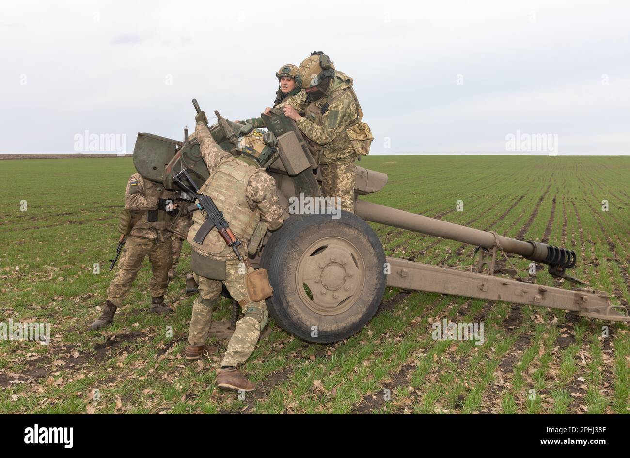 l-arm-e-ukrainienne-voit-le-mouvement-de-l-obusier-122mm-d-30-en