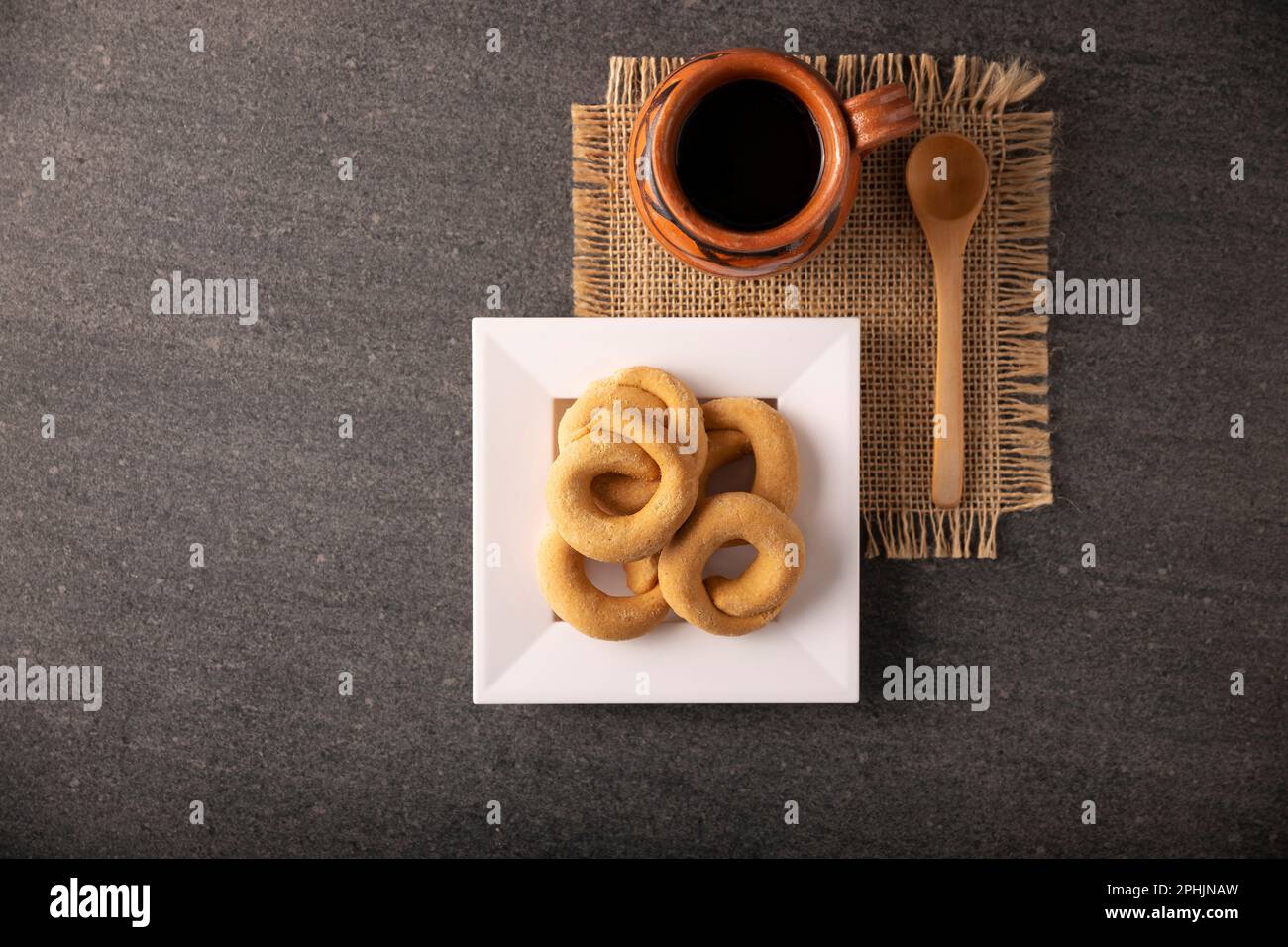 Coricos, biscuits mexicains à la farine de maïs. Aussi connu sous le nom de Harinillas de maíz crudo, Tacuarines, Ensecos, Biscochuelos, Coricochis ou Pemoles, accompagné d'un Banque D'Images