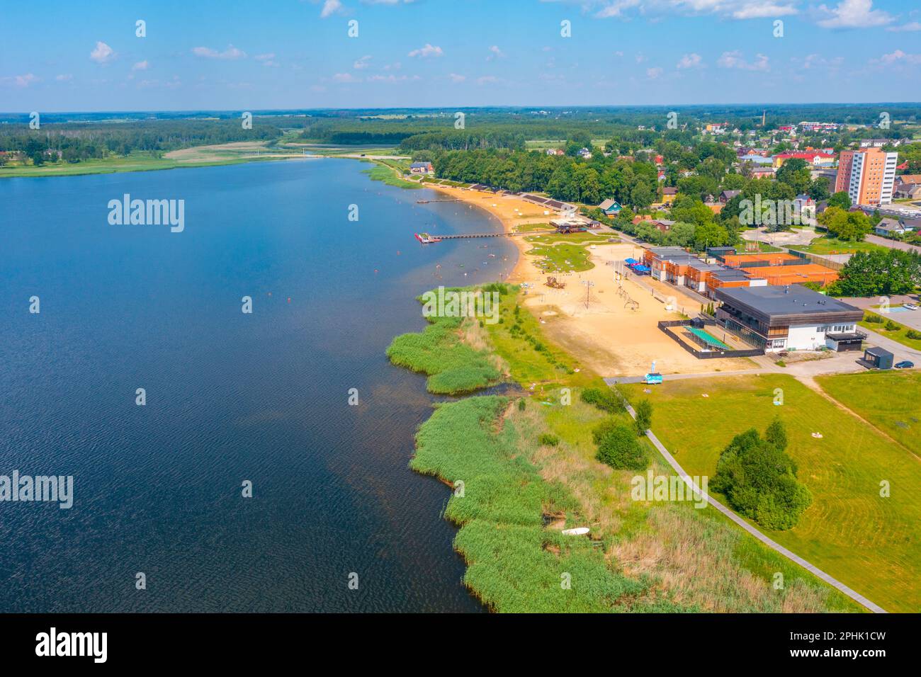 Vue aérienne de la plage de Tamula à Võru en Estonie Banque D'Images