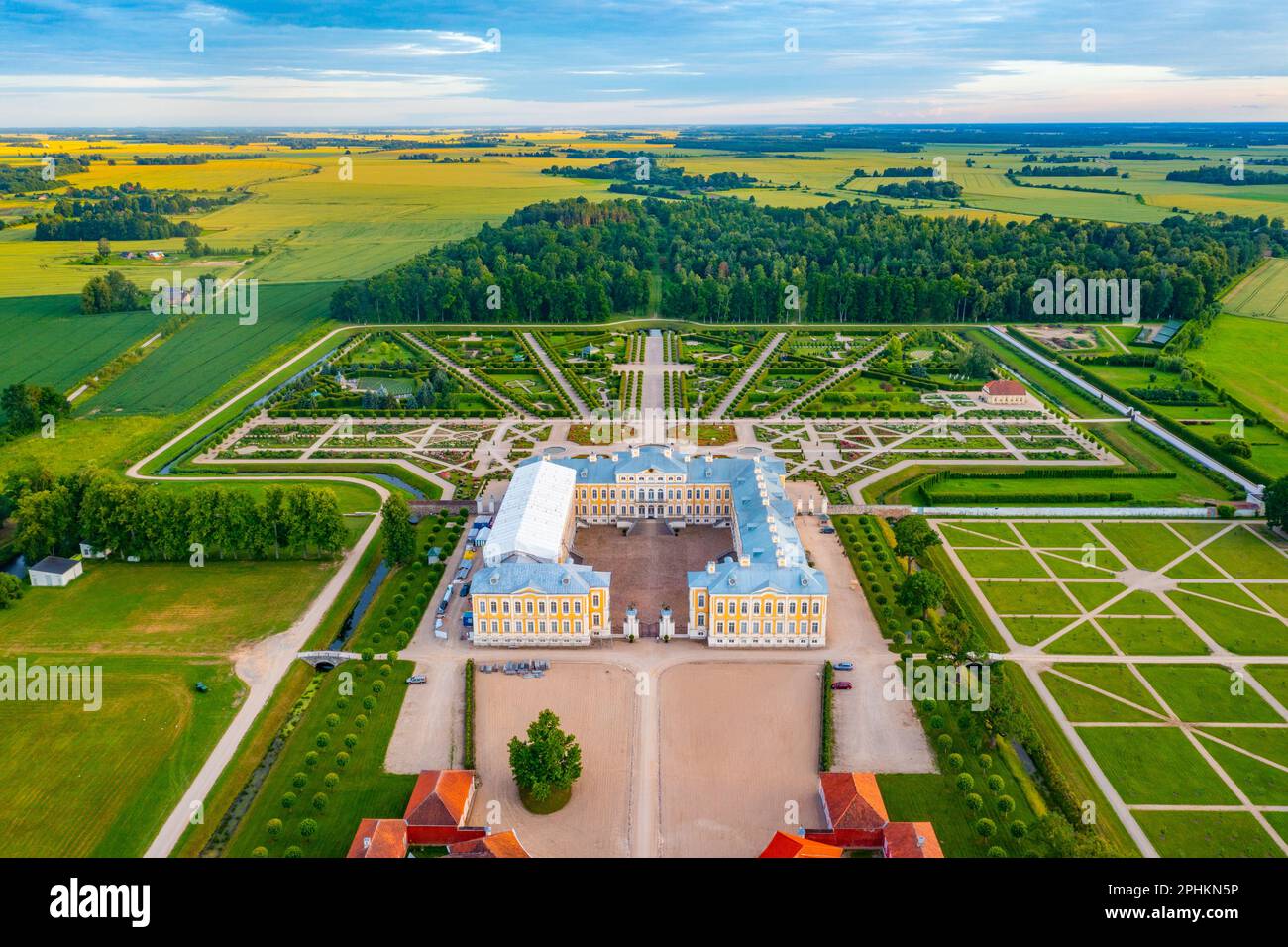 Vue panoramique sur le musée du Palais Rundale en Lettonie. Banque D'Images