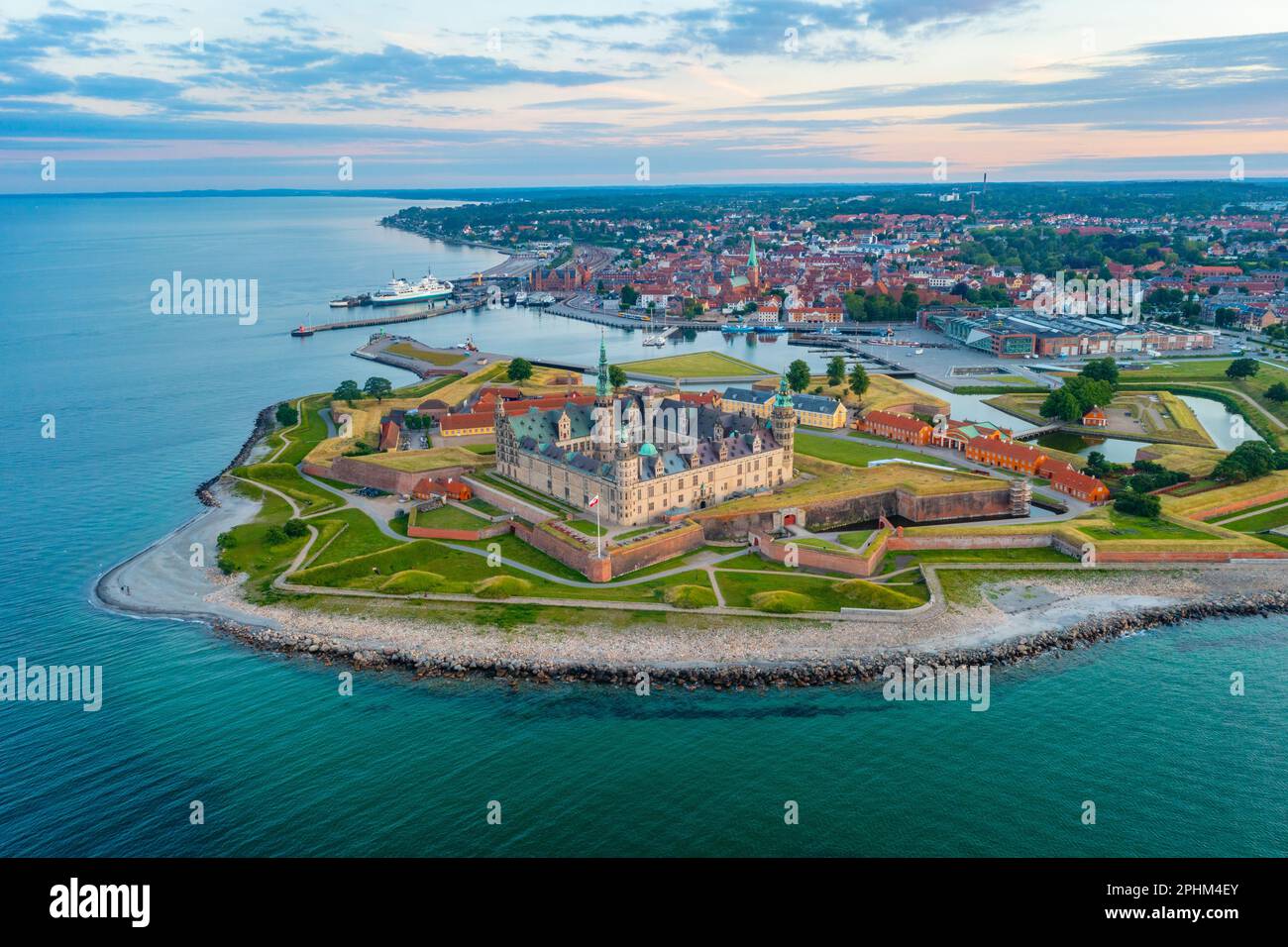 Vue panoramique sur le château de Kronborg à Helsingor, Danemark. Banque D'Images