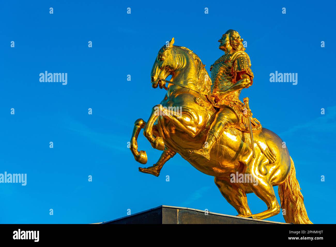 Statue de Goldene Reiter dans la ville allemande de Dresde. Banque D'Images