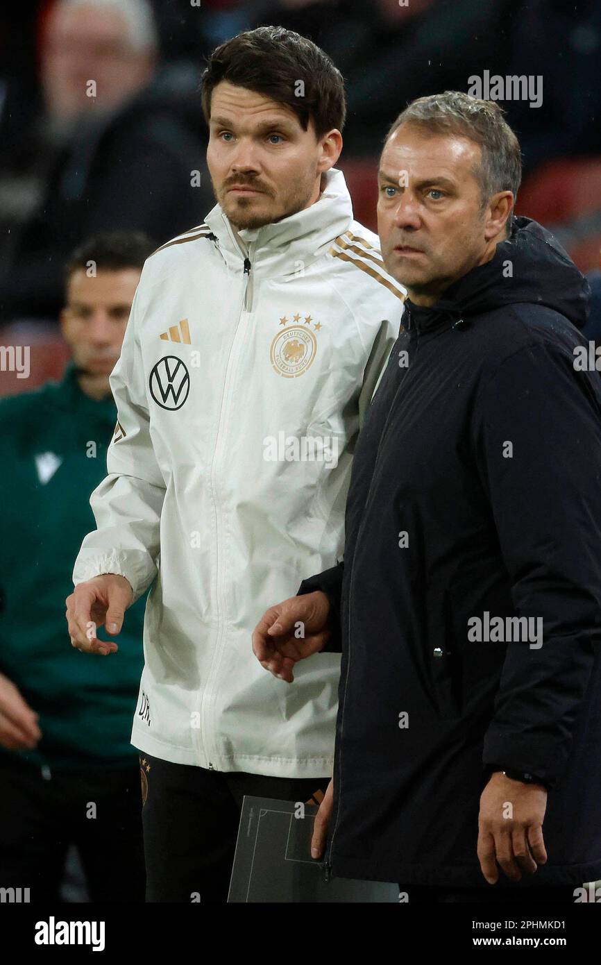 Köln, Cologne, Fussball, Männer, Me Länderspiel, Friendly Match Deutschland - Belgien 2-3 28.03.2023 Assistenz Trainer Danny RÖHL (GER) li.- und Trainer Hansi FLICK (GER) re.- Foto: Norbert Schmidt, Düsseldorf Banque D'Images