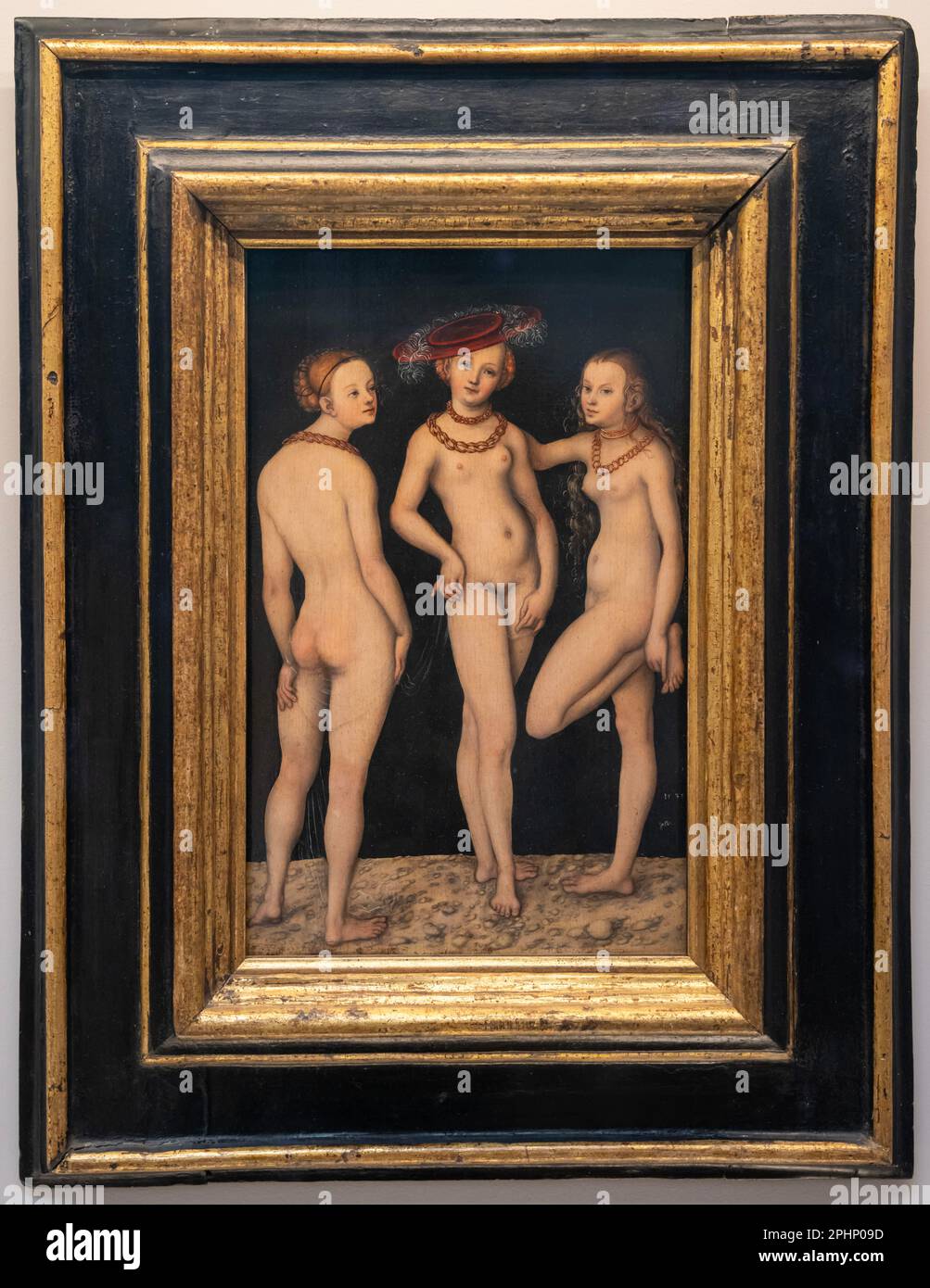 Paris, France - 02 19 2023 : Musée du Louvre. Les trois grâces peintes par Lucas Cranach Banque D'Images