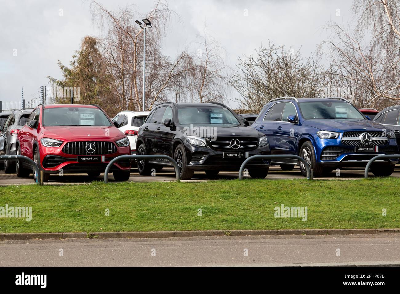 Mercedes Benz concessionnaire de voitures d'occasion, Glasgow, Écosse, Royaume-Uni, Europe Banque D'Images