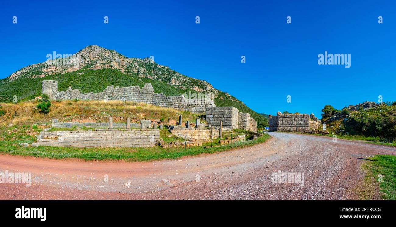 Porte d'Arcadian près de la ville de Mavromati en Grèce. Banque D'Images