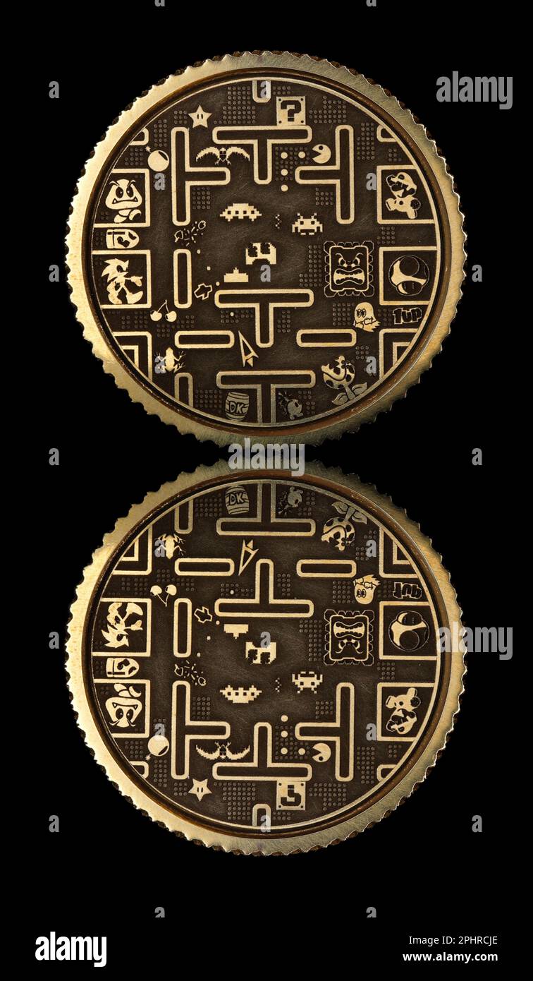 Une pièce de jeu rétro sur mesure avec Sega, Nintendo et Atari Legends PAC Man, Space Invaders, Sonic the Hegehog, Super Mario & Frogger & Donkey Kong Banque D'Images