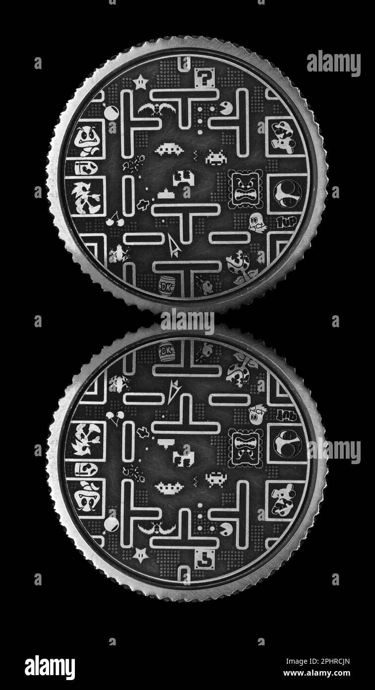 Une pièce de jeu rétro sur mesure avec Sega, Nintendo et Atari Legends PAC Man, Space Invaders, Sonic the Hegehog, Super Mario & Frogger & Donkey Kong Banque D'Images