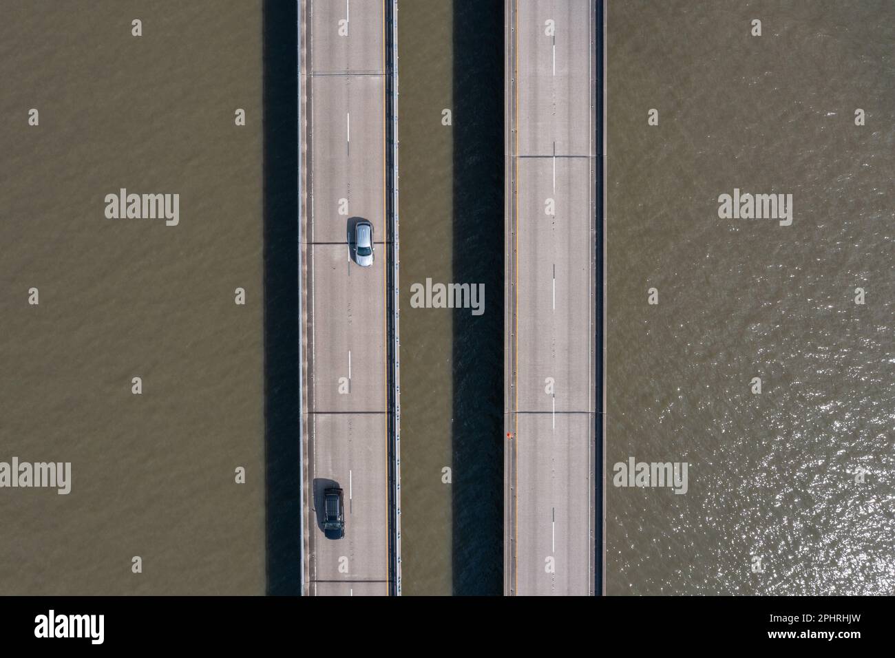 Vue panoramique sur le lac Pontchartrain Causeway, un pont de 24 km de long à la Nouvelle-Orléans, Louisiane, États-Unis Banque D'Images