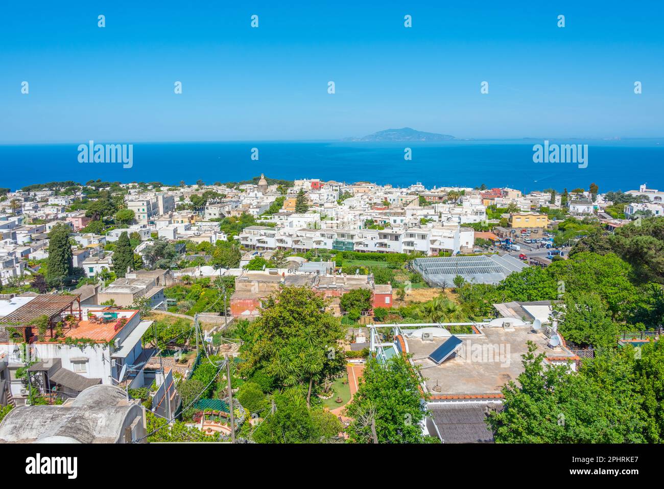 Vue aérienne de la ville d'Anacapri sur l'île de Capri, en Italie. Banque D'Images