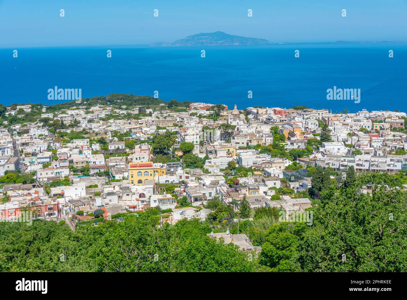 Vue aérienne de la ville d'Anacapri sur l'île de Capri, en Italie. Banque D'Images