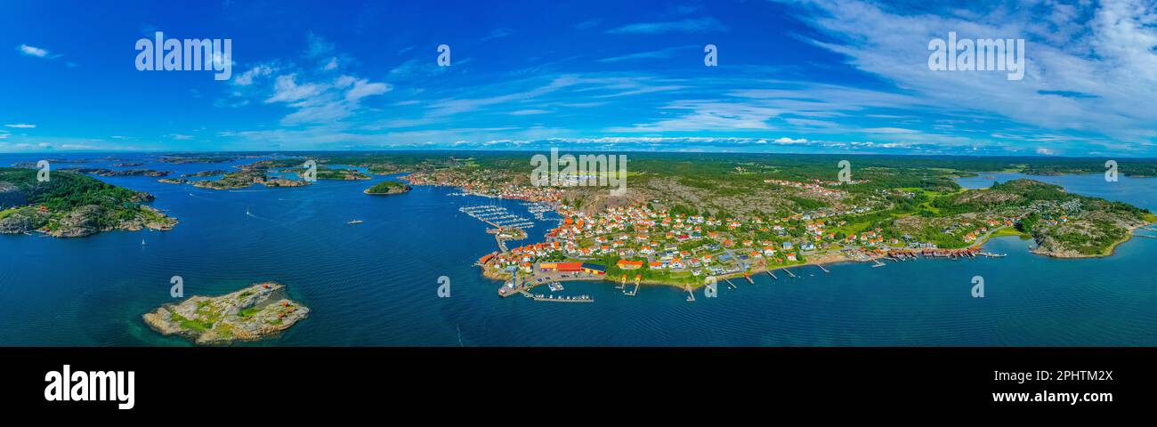 Vue panoramique sur la ville suédoise de Fjällbacka. Banque D'Images