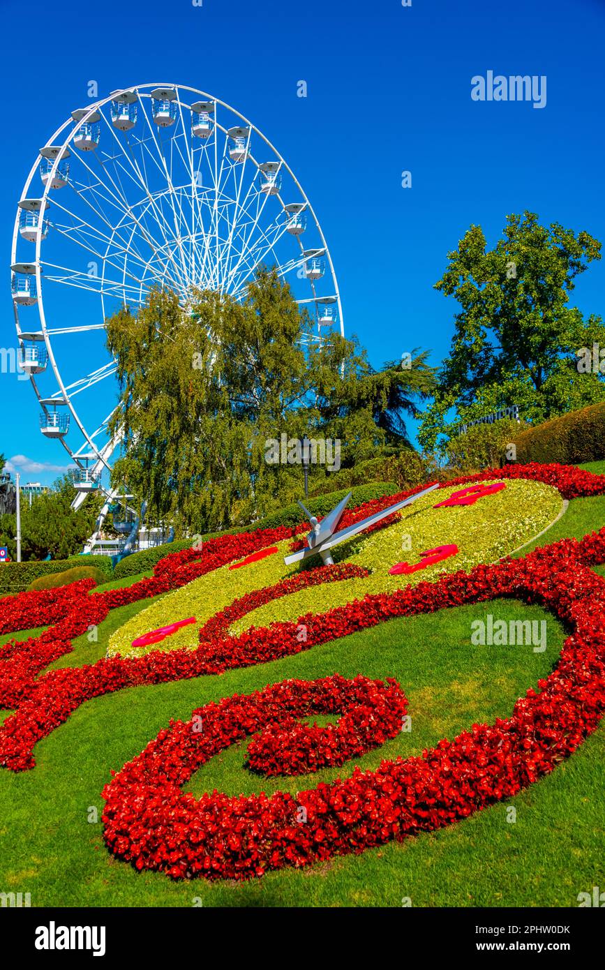 Horloge florale dans la ville suisse de Genève. Banque D'Images