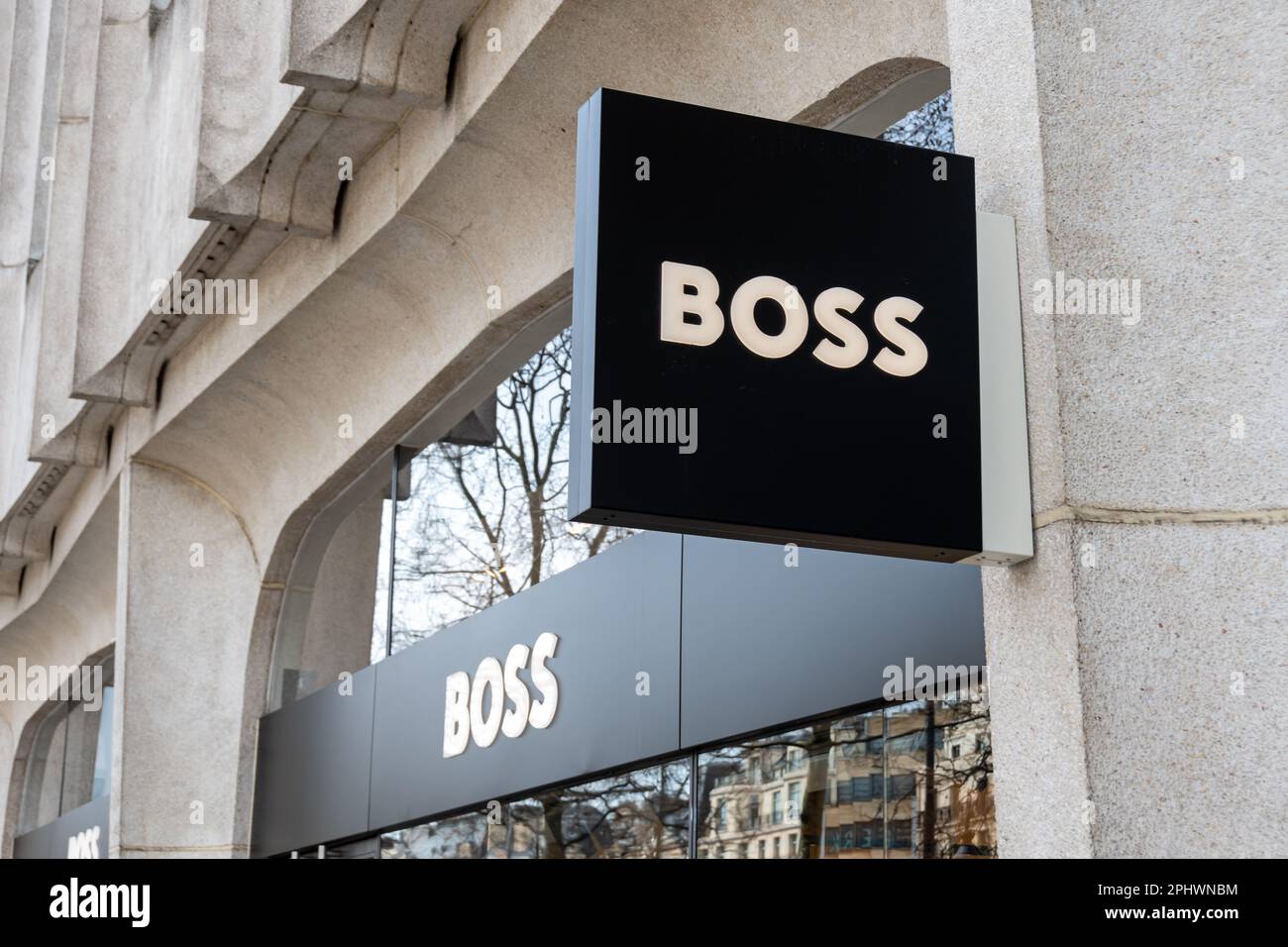 boykot overlap Mundskyl Boss hugo boss logo Banque de photographies et d'images à haute résolution  - Alamy