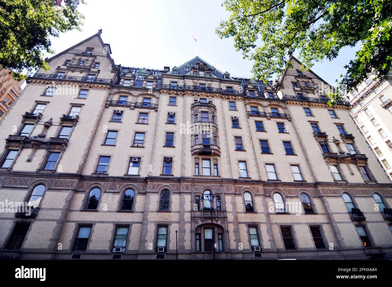 Le bâtiment Dakota dans l'Upper West Side de Manhattan à New York, NY, États-Unis. Banque D'Images Le bâtiment Dakota dans l'Upper West Side de Manhattan à New York, NY, États-Unis. Banque D'Images