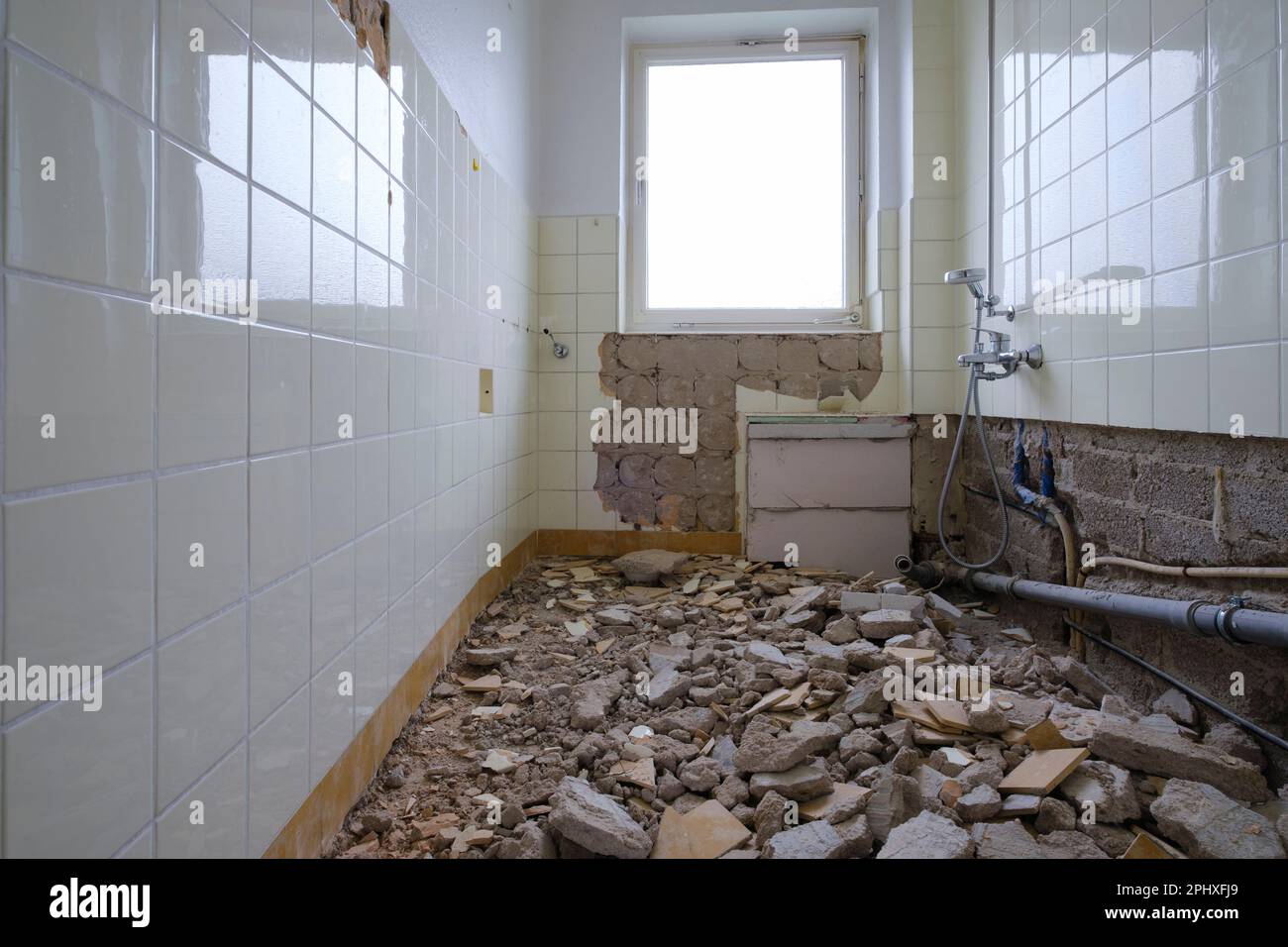 Déchets de construction à la salle de bains Banque D'Images