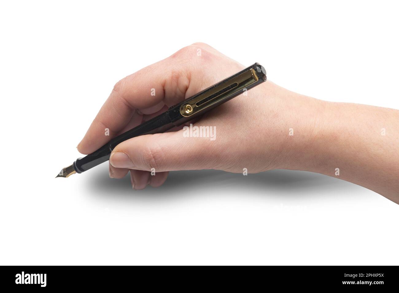 Femme utilisant un stylo de fontaine pour écrire ou signer Photo Stock -  Alamy