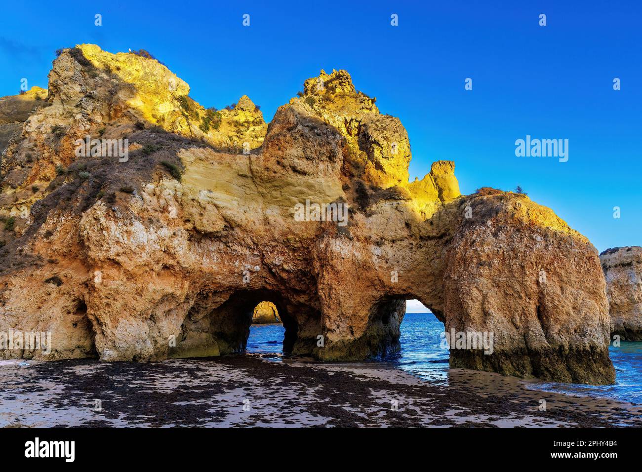 Rochers à la plage Praia da Prainha, Portugal, Algarve, Alvor Banque D'Images
