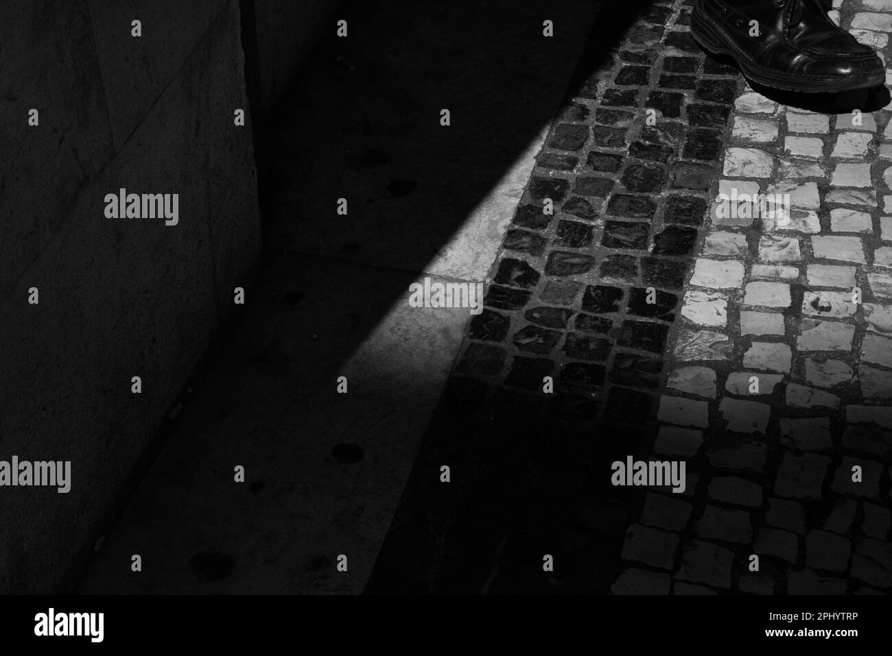 Route et mur en pierre classiques Banque D'Images