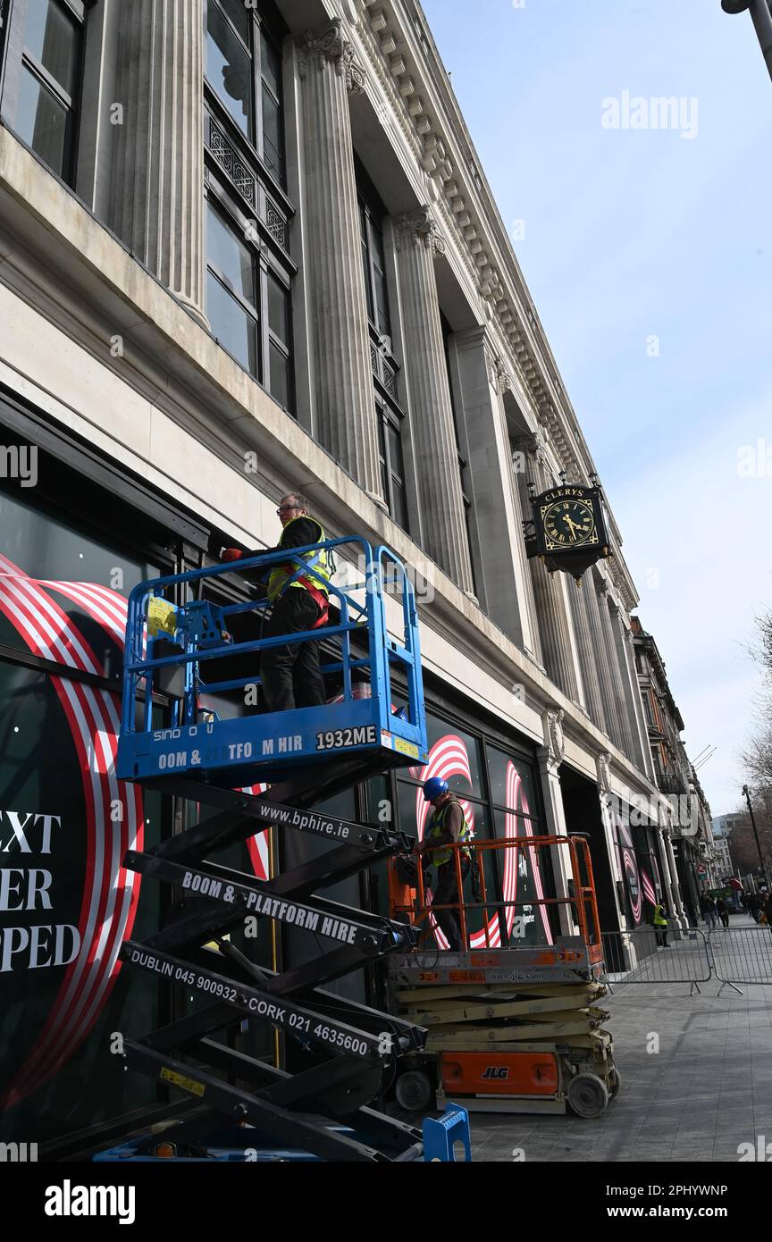 O'Connell Street. Dublin. Horloge de Clerys. Mars. 2023 Banque D'Images