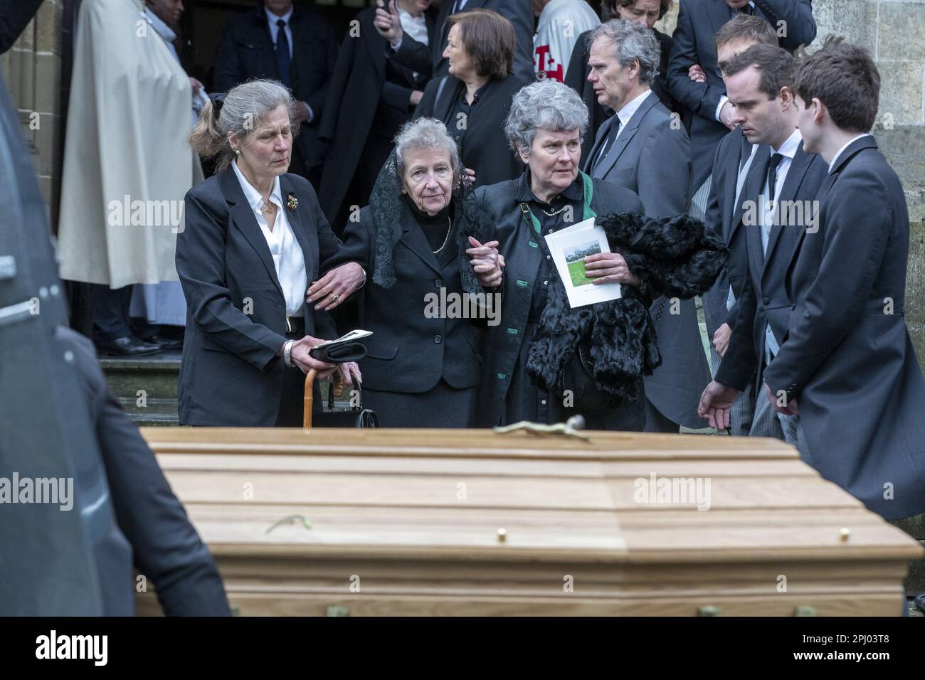 Edingen, Belgique. 30th mars 2023. Les gens assistent aux funérailles du comte Raoul d'Udekem d'Acoz, ancien membre du conseil municipal de Herne et politicien CD&V, et oncle de la reine de Belgique, à Enghien - Edingen, le jeudi 30 mars 2023. Il est mort à l'âge de 87 ans. BELGA PHOTO NICOLAS MATERLINCK crédit: Belga News Agency/Alay Live News Banque D'Images