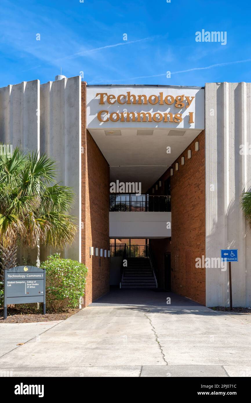Bâtiment Technology Commons situé sur le campus de l'Université du centre de la Floride à Orlando, en Floride Banque D'Images