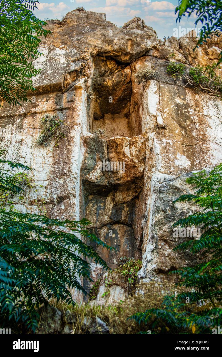 Décoration de secours d'un tombeau hellénistique, petit port de pêche Kamiros Skala, Rhodes, Grèce Banque D'Images