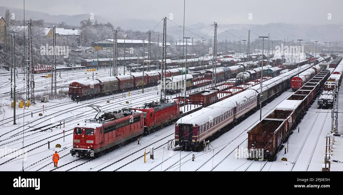 Installation de formation de trains dans le district de Vorhalle en hiver, cour de triage, trains de marchandises, Hagen, région de Ruhr, Rhénanie-du-Nord-Westphalie, Allemagne Banque D'Images